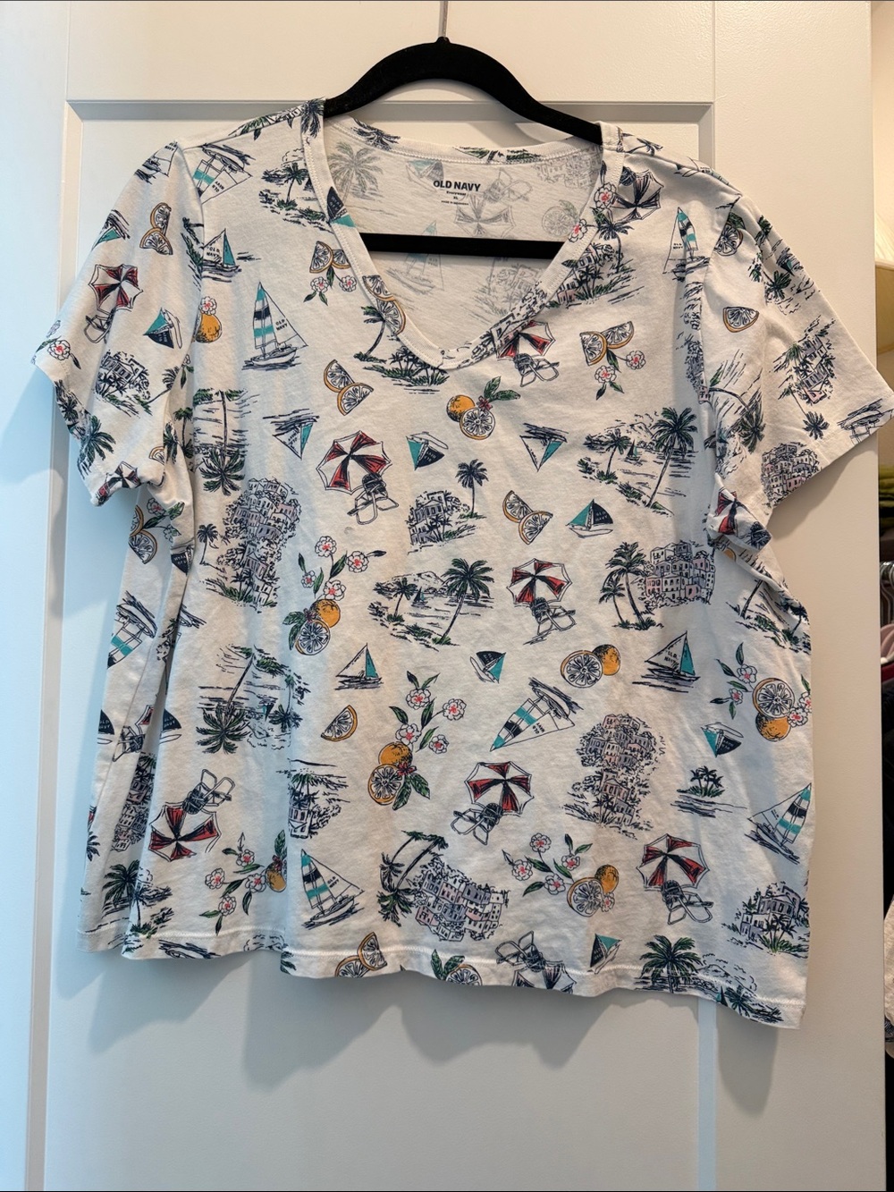 Old Navy White V-Neck Tee with Amalfi Lemons, Sailboat & Umbrella Print